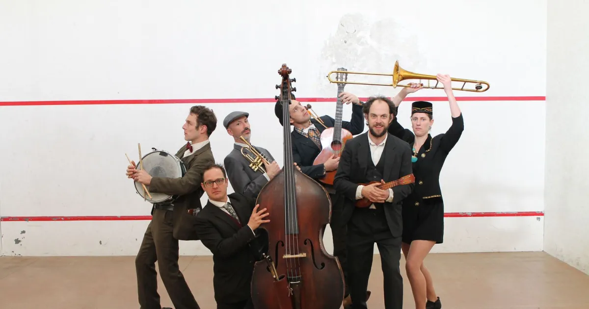 Kew Court House Live: The Wikimen