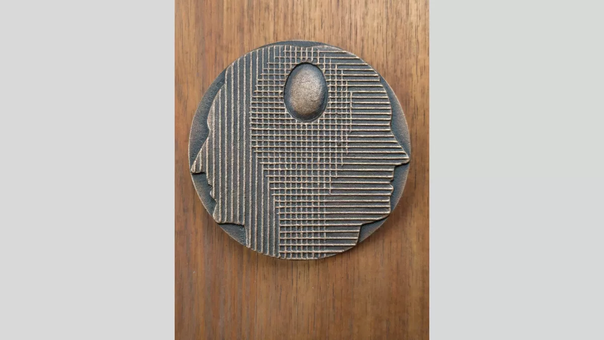 Great Minds Think Alike sculpture by Michael Meszaros