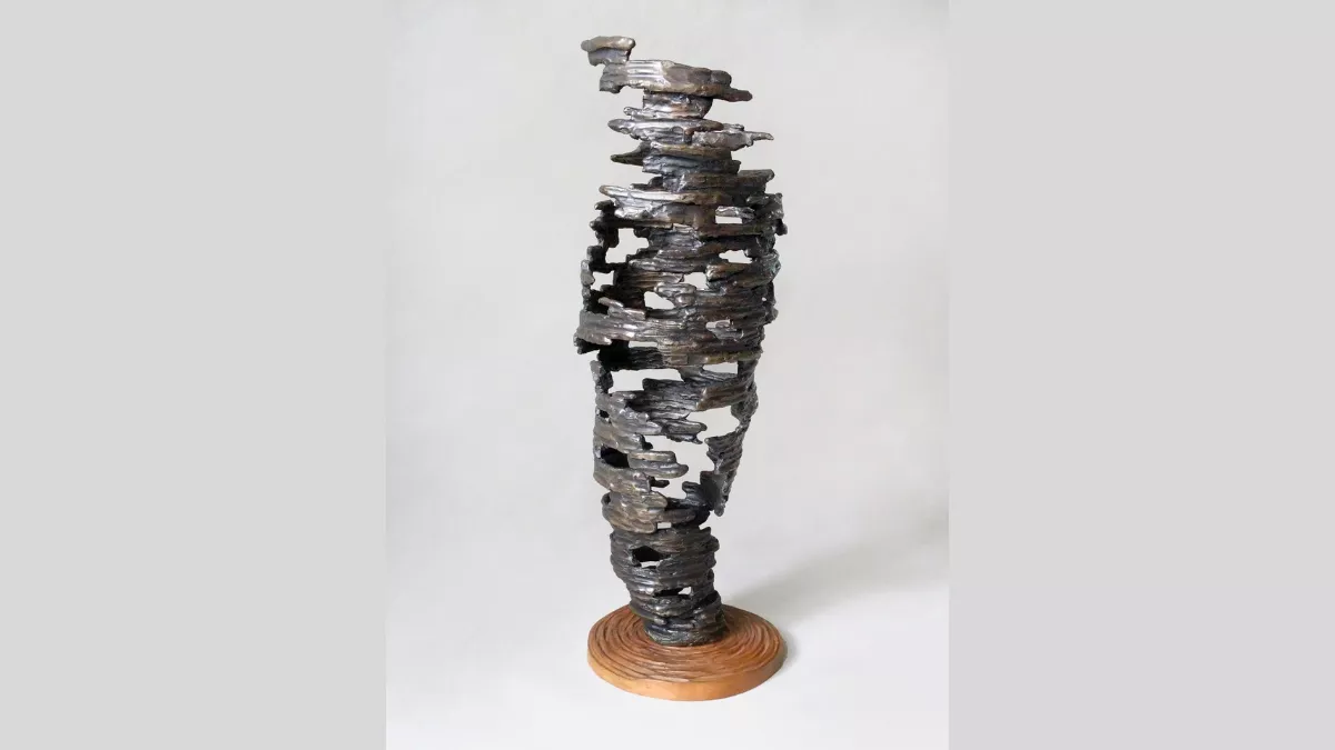 Willy Willy sculpture by Michael Meszaros