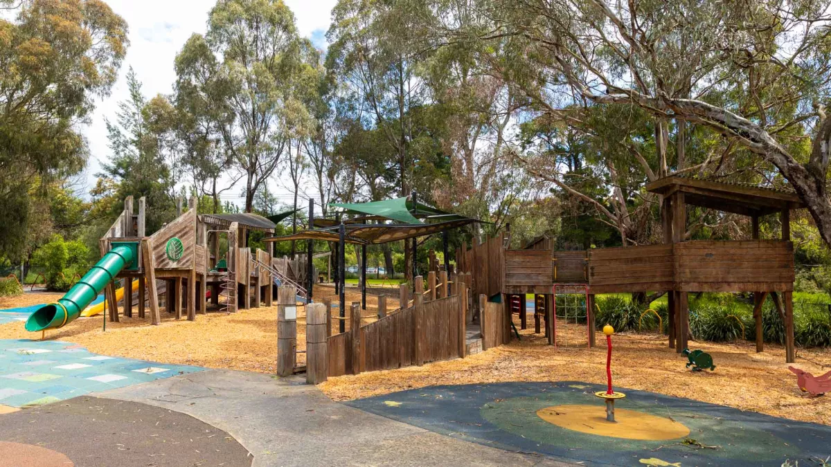 PADDOCK PARK / HIDING PLACE FOR 〜 PADDOCK PARK - Updated June 