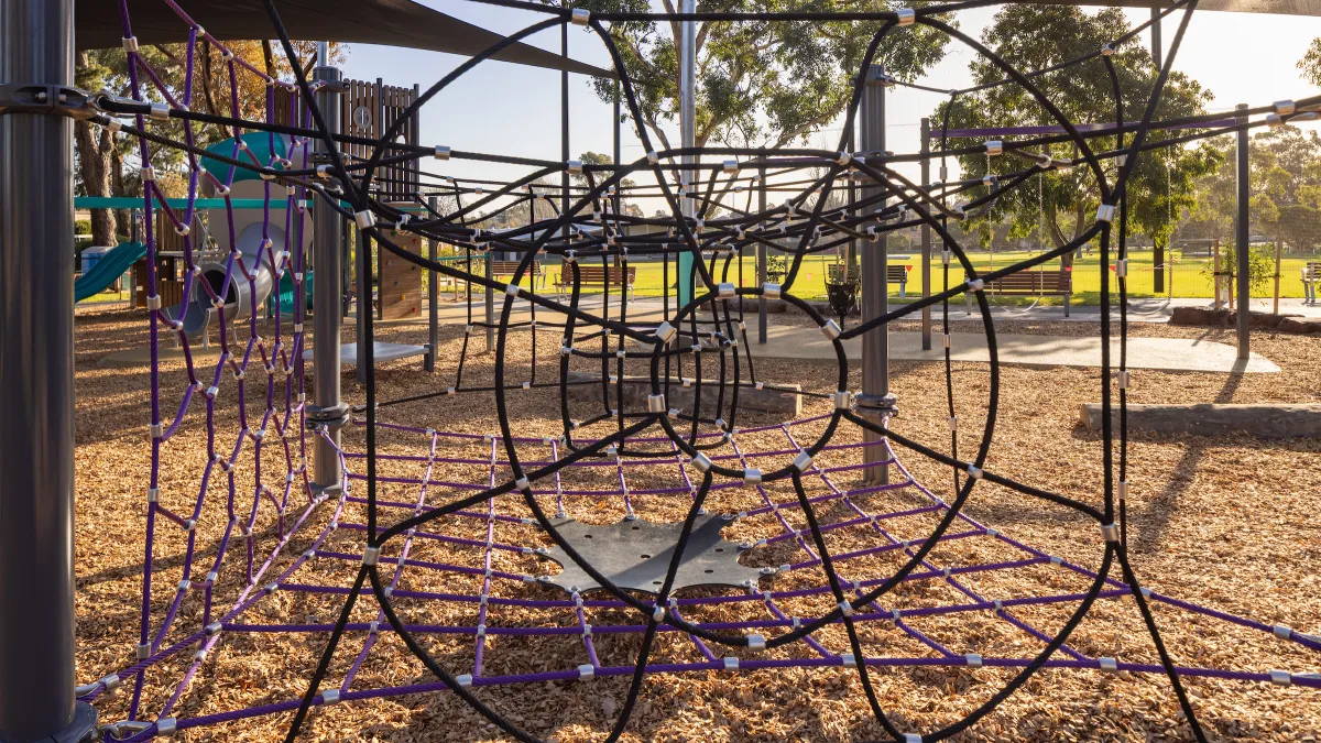 A rope climbing unit at a playground 