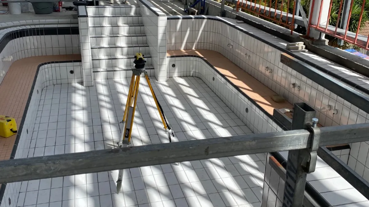 Kew Recreation Centre warm water pool tiling