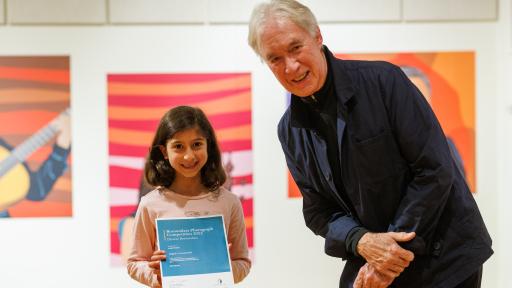 Leila Nader, first prize winner of the Young Photographers’ Competition (Primary School) with Deputy Mayor Councillor Wes Gault