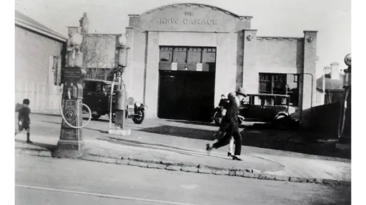 mechanic shop in the 1930's