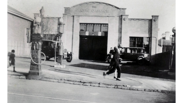 mechanic shop in the 1930's